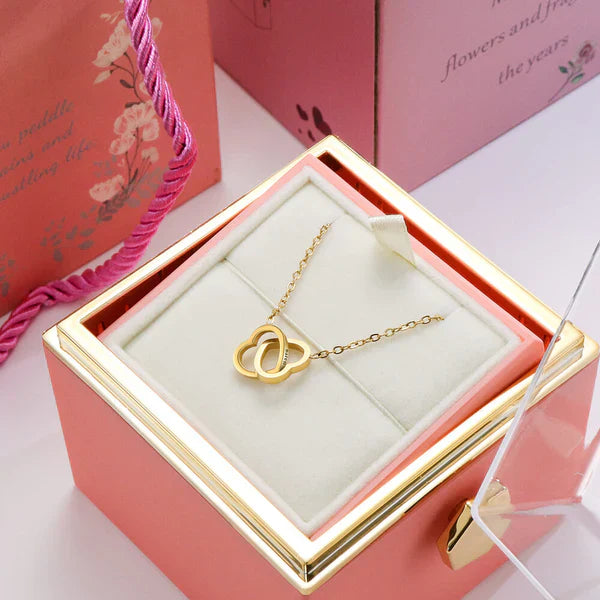 Caixa com Rosa Eterna & Colar Coração Personalizado