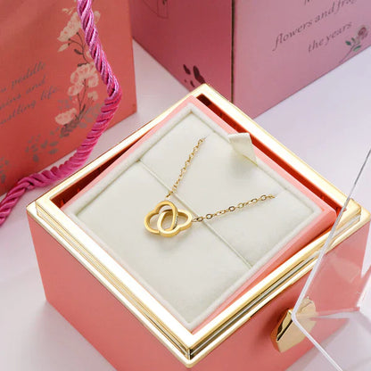 Caixa com Rosa Eterna & Colar Coração Personalizado