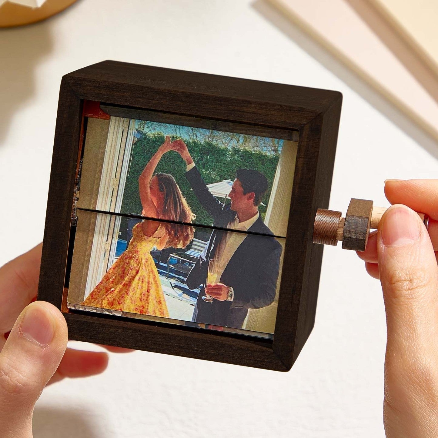 Porta-Retrato Flipbook Personalizado com Luz