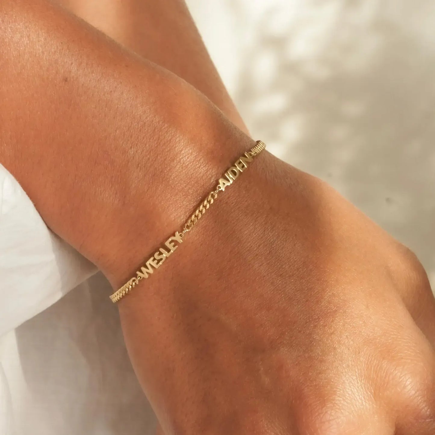 Pulseira Personalizada com Nome – Delicada & Exclusiva