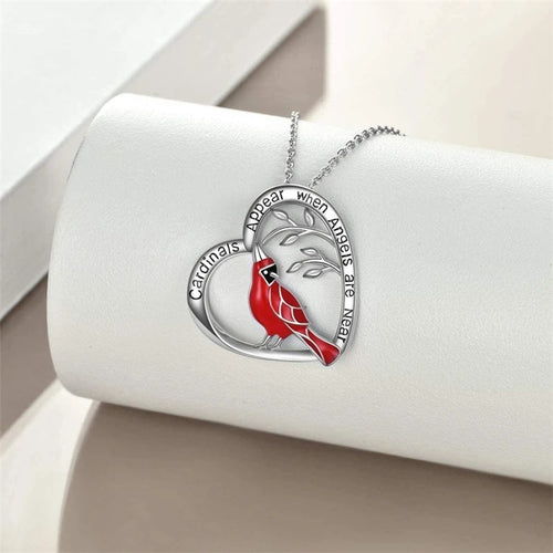 Colar com pingente de coração Cardinal